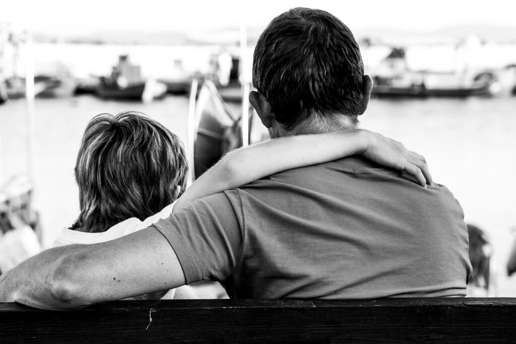 Per promuovere uno sviluppo positivo della personalità durante l'adolescenza, è fondamentale creare un ambiente sicuro e stimolante 